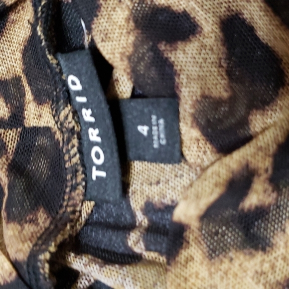 Torrid Leopard Print Long Sleeve Sheer Top Size 4 ~ NWT - Picture 4 of 8